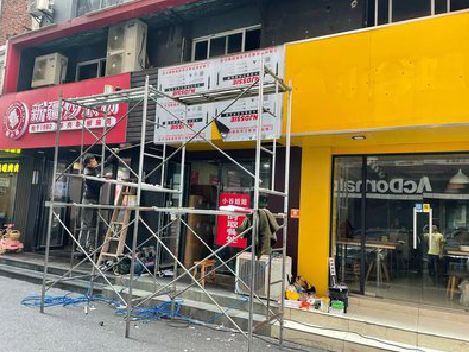 内乡制作广告招牌如何避免它发黄？